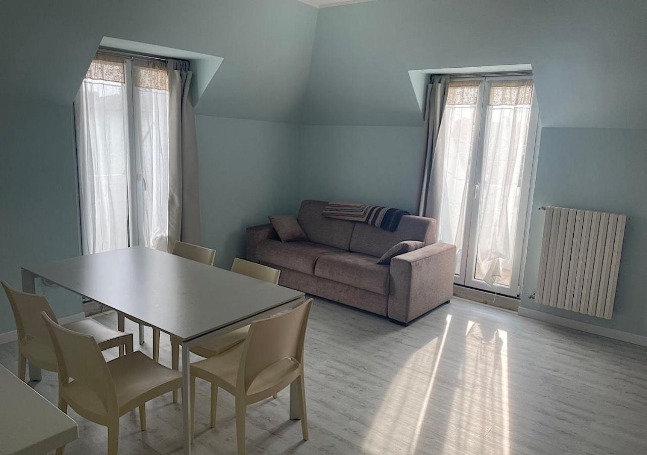 La Magnolia Apartaments IV Tulip 代森扎诺-德尔加达 外观 照片